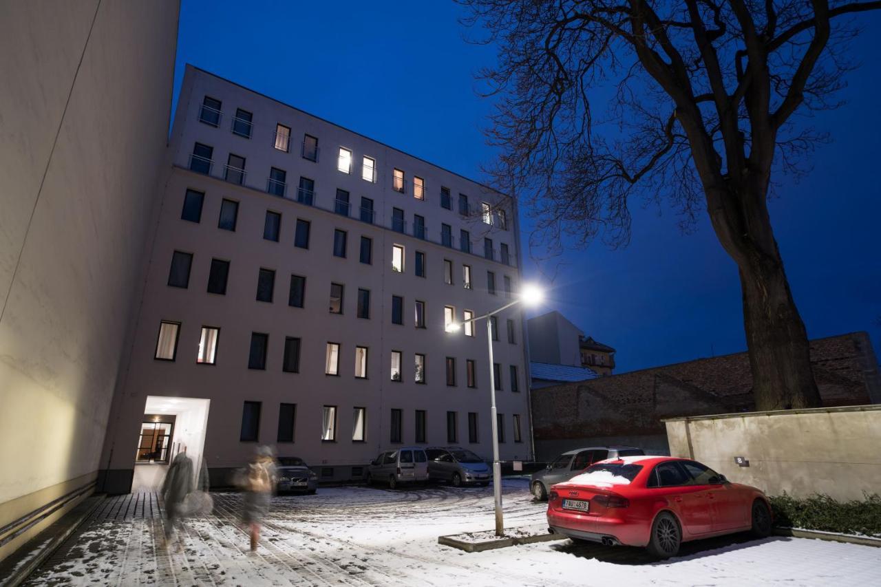 Haas Apartments Downtown With Parking Brno Exteriör bild