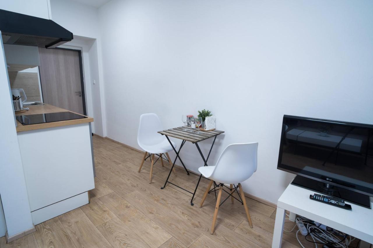 Haas Apartments Downtown With Parking Brno Exteriör bild