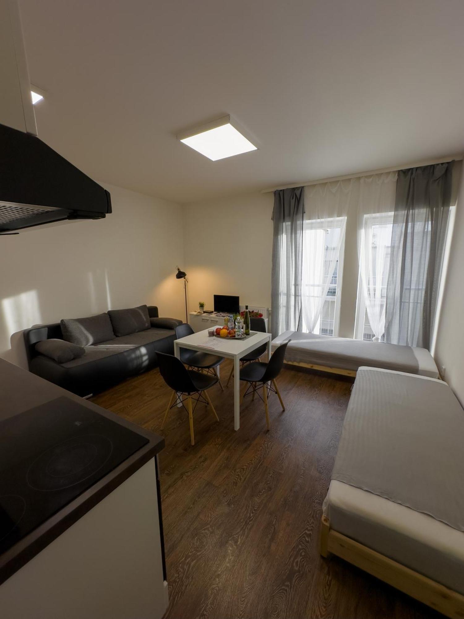 Haas Apartments Downtown With Parking Brno Exteriör bild