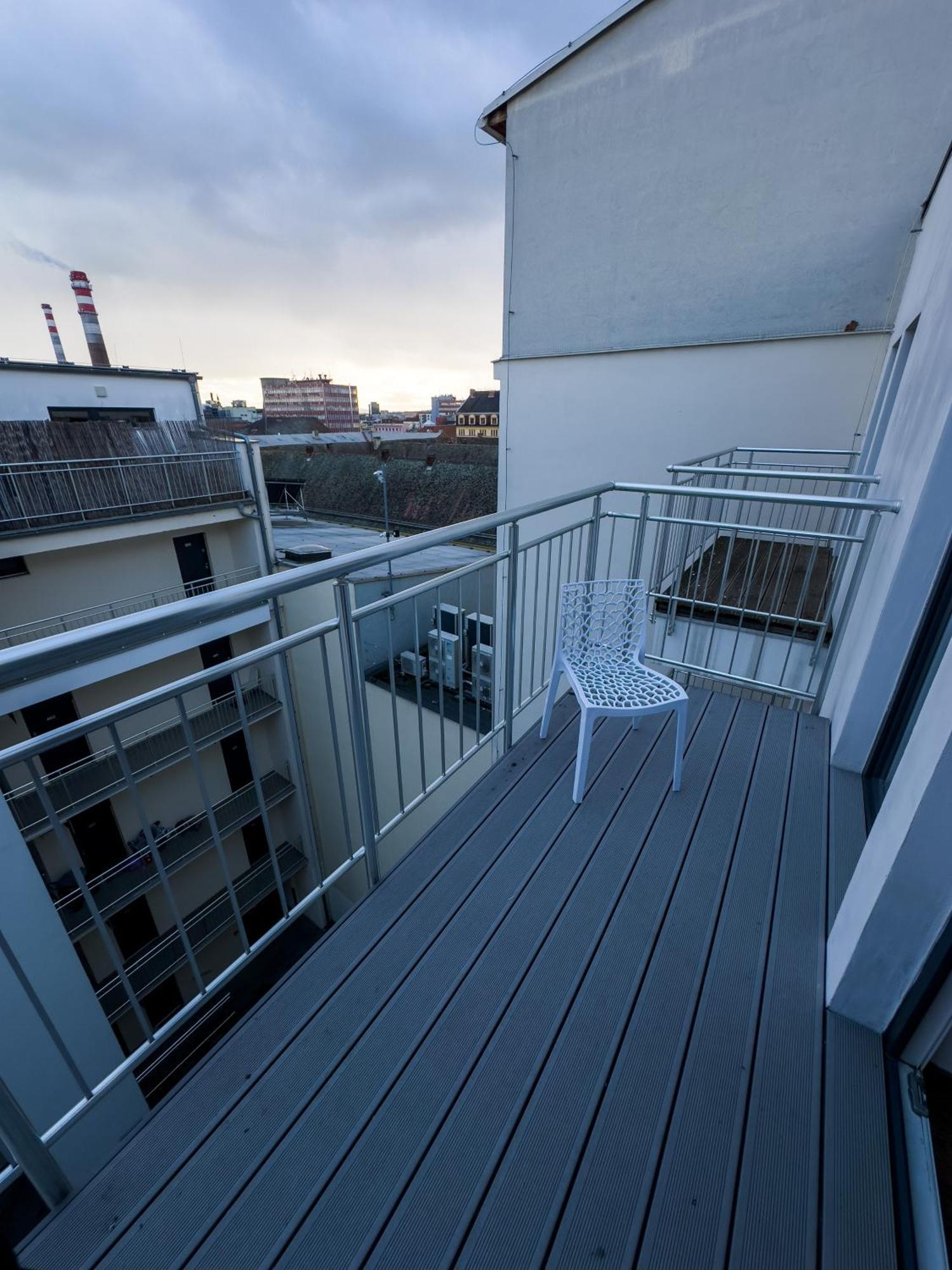 Haas Apartments Downtown With Parking Brno Exteriör bild