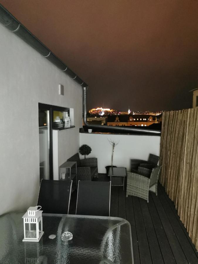Haas Apartments Downtown With Parking Brno Exteriör bild